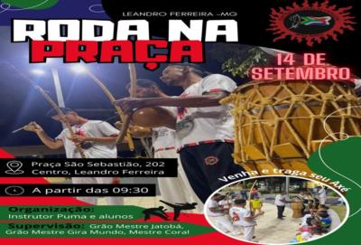 Leandro Ferreira realizando o “Roda de Capoeira na Praça”